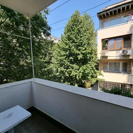 Reni's Apartment-with Private Parking In Center *