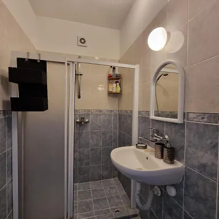 Reni's Apartment-with Private Parking In Center Apartment Burgas