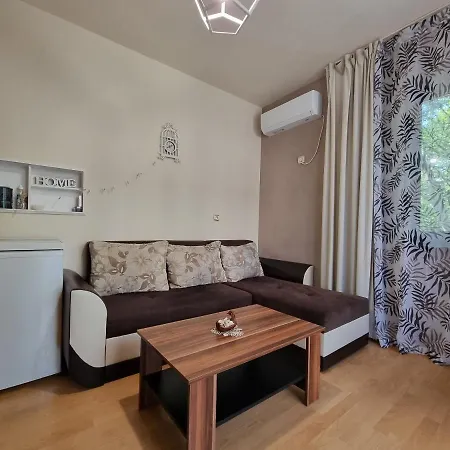 Reni's Apartment-with Private Parking In Center *