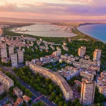 Apartment Reni's Apartment-with Private Parking In Center Burgas